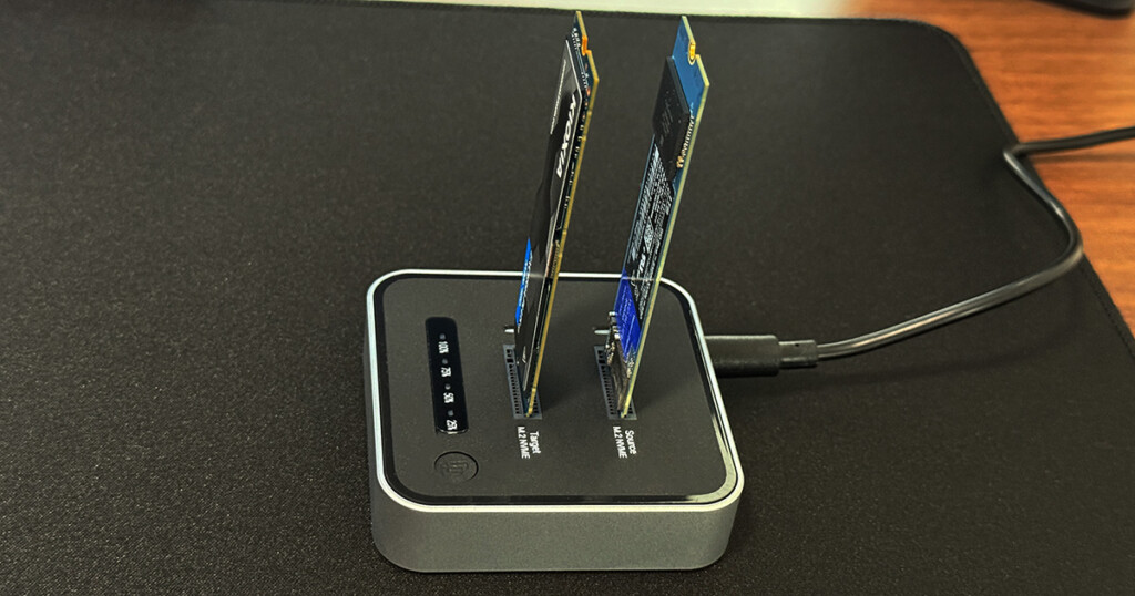 2xExternal-SSD-Stand