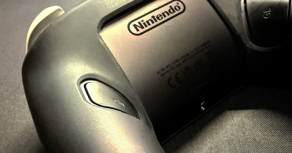 Switch 2 Pro-controller with Silicon-Cover 01