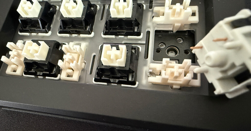 EPOMAKER EK21 18 Zebra Switch